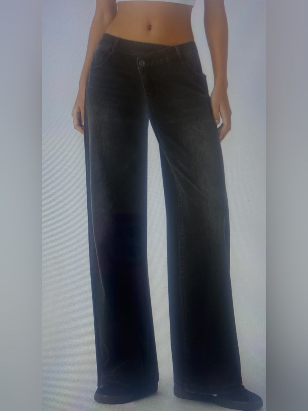 MEDIUM. HALARA FLEX ASYMMETRIC BAGGY WIDE LEG PANTS